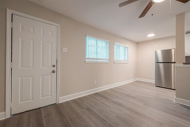 6810 Del Rio St unit 3, Houston, TX 77021 - photo 5