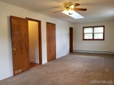 2nd Fl Master BDRM w/Skylite
