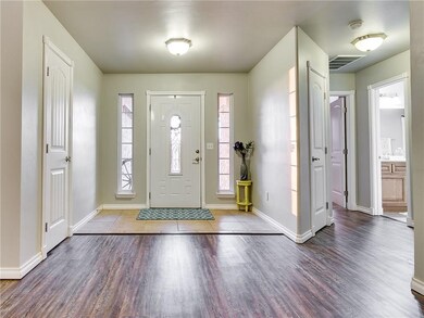 1124 Bryan Dr, Moore, OK 73160 - photo 6