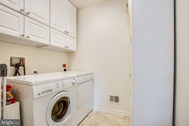 3826 Grafton Ct, Triangle, VA 22172 - photo 6