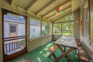 Screened in porch