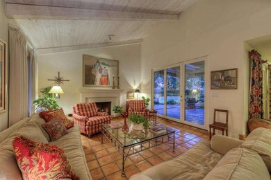 Living Room w/ Gas Fireplace