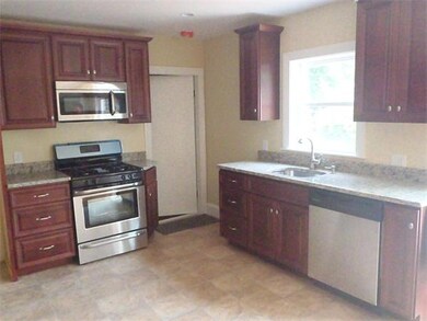 527 Baker St, West Roxbury, MA 02132 - photo 5