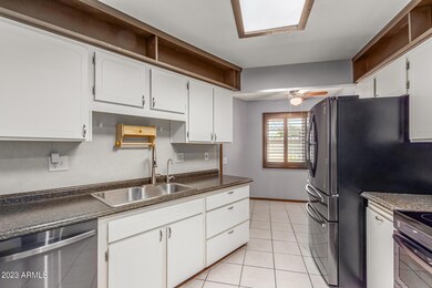 17228 N 106th Ave, Sun City, AZ 85373 - photo 2