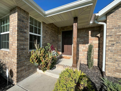 5506 N Seacrest Dr, Ozark, MO 65721 - photo 2