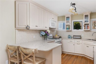 6 Taber St, Newport, RI 02840 - photo 7