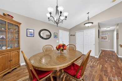 110 Matthews Dr, Wentzville, MO 63385 - photo 2