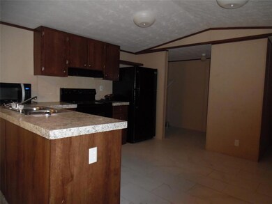 956 Agnes Cir, Springtown, TX 76082 - photo 3