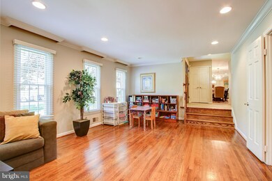 11 Snug Hill Ct, Potomac, MD 20854 - photo 6