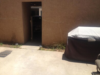 6027 H Patio:Garage