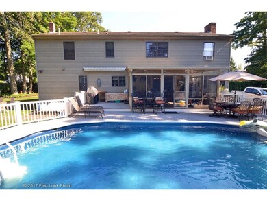 71 Maple Ln, Bristol, RI 02809 - photo 3