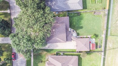 7539 Club Lake Dr, Houston, TX 77095 - photo 4