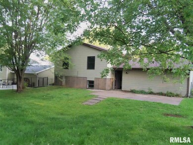 1539 W 48th St, Davenport, IA 52806 - photo 5