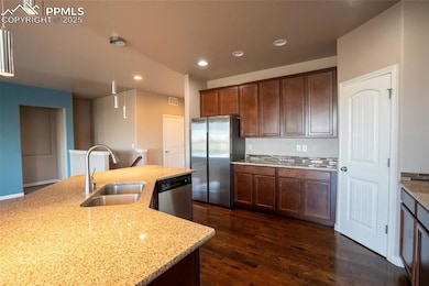 Kitchen with walk in pantry (main floor)