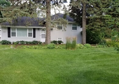 5S381 Columbia St, Naperville, IL 60563 - photo 2