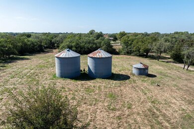 2564 SW Adams Rd, Towanda, KS 67144 - photo 5