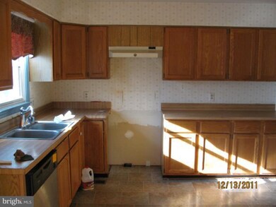 124 Wintergreen Ln, Stafford, VA 22554 - photo 3