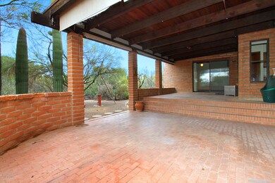Large Back Patio.