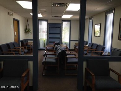 128 Memorial Dr, Jacksonville, NC 28546 - photo 5