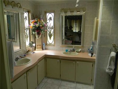 Master Bath/Spa.