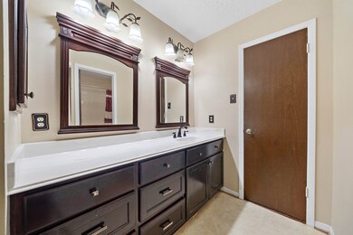 9950 Kirkshire Dr, Houston, TX 77089 - photo 6