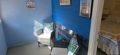 1915 Avenue O 1 2, Galveston, TX 77550 - photo 2