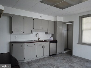 1012 Elizabeth Ave, Reading, PA 19605 - photo 7