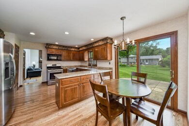 1228 Hercules Ln, Naperville, IL 60540 - photo 3