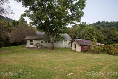 245 Green Leaf Rd, Burnsville, NC 28714 - photo 3