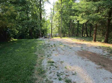 12619 South Pointe Dr unit 3, Loogootee, IN 47553 - photo 3