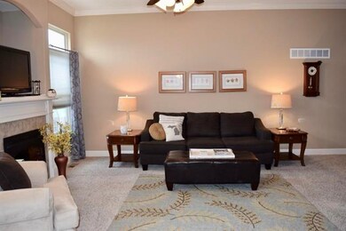 4913 Theden St, Shawnee, KS 66218 - photo 4