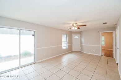 5671 Ellis Trace Dr, Jacksonville, FL 32205 - photo 3