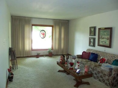 18219 Stewart Ave, Homewood, IL 60430 - photo 3