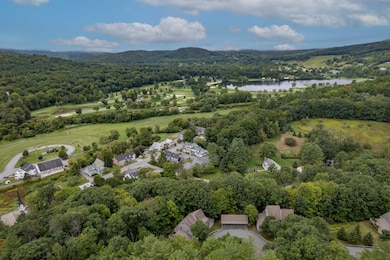 215 Granite Way unit 8B, Quechee, VT 05059 - photo 5