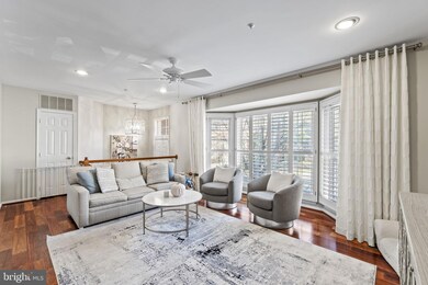 11417 Hollowstone Dr, Rockville, MD 20852 - photo 2