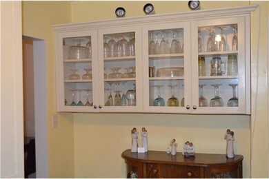 Kitchen. Beautiful Built-Ins