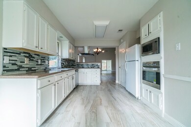 8535 Sunny Ridge Dr, Houston, TX 77095 - photo 4