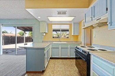 7822 W Monterey Way, Phoenix, AZ 85033 - photo 5