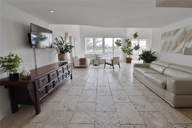 Aquasol unit T-E, Miami Beach, FL 33141 - photo 4