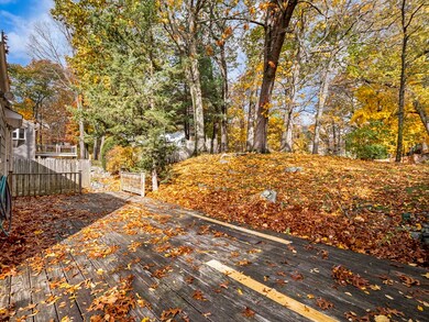 81 Spring St, Wakefield, MA 01880 - photo 3