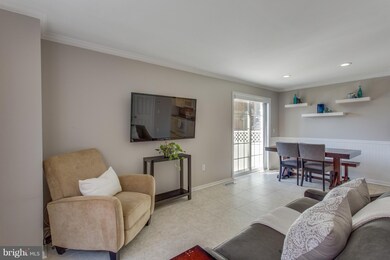 1346 Chetworth Ct, Alexandria, VA 22314 - photo 2