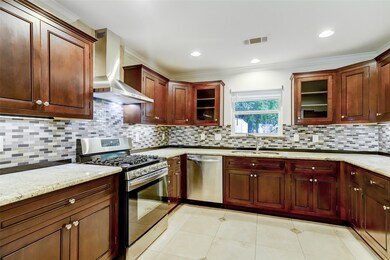 1526 Richelieu Ln, Houston, TX 77018 - photo 2