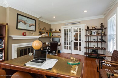 1405 Evergreen Avenue-large-031-025-Offi
