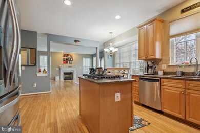 19205 Buna St, Triangle, VA 22172 - photo 4