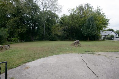 805 Cowan Ave, Shelbyville, TN 37160 - photo 5