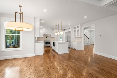 201 Lowell Rd, Wellesley Hills, MA 02481 - photo 4