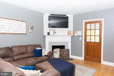 817 Rosser Ave, Waynesboro, VA 22980 - photo 3