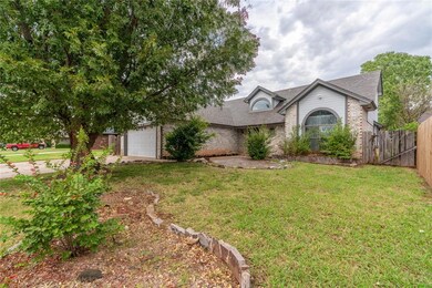 1217 NE 23rd St, Moore, OK 73160 - photo 3