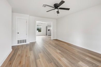 598 W 147th Place S, Glenpool, OK 74033 - photo 2