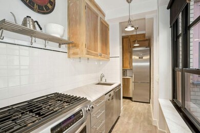Gramercy House unit 4L, New York, NY 10010 - photo 5